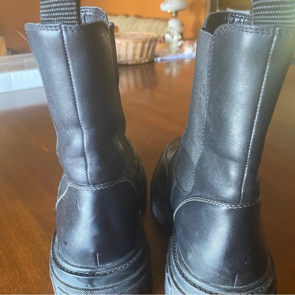 Marc Fischer Chelsea Boots - Picture 4 of 6